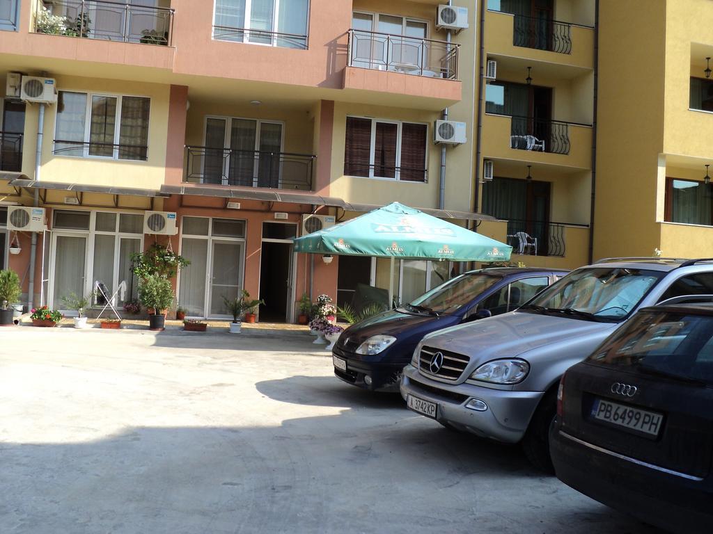 Meni Apartments And Guest Rooms Созополь Экстерьер фото