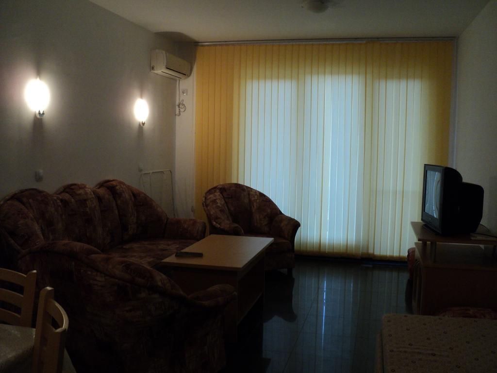 Meni Apartments And Guest Rooms Созополь Номер фото