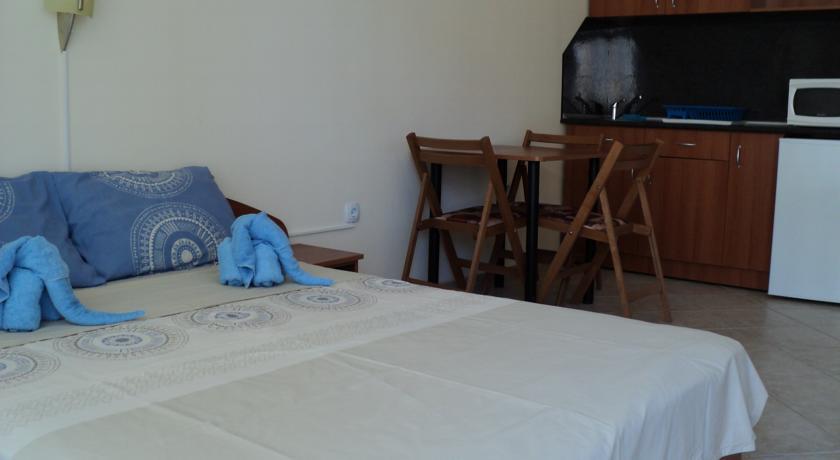 Meni Apartments And Guest Rooms Созополь Номер фото