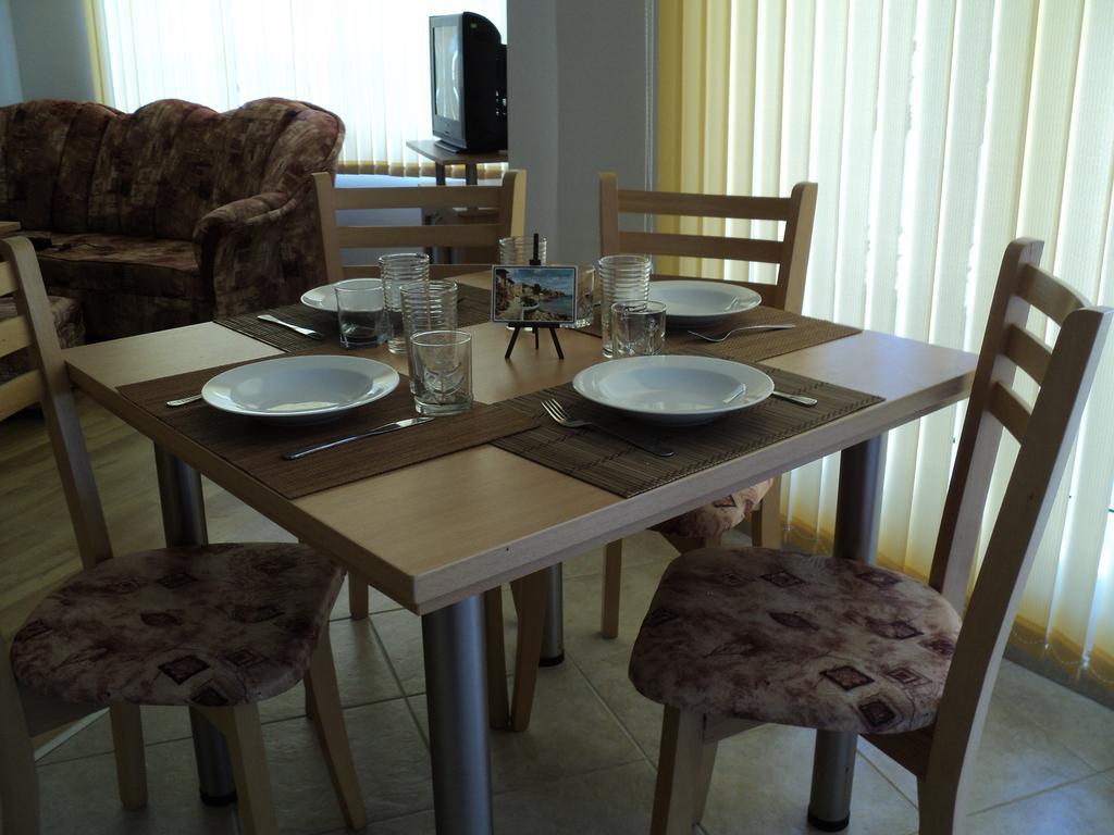 Meni Apartments And Guest Rooms Созополь Экстерьер фото