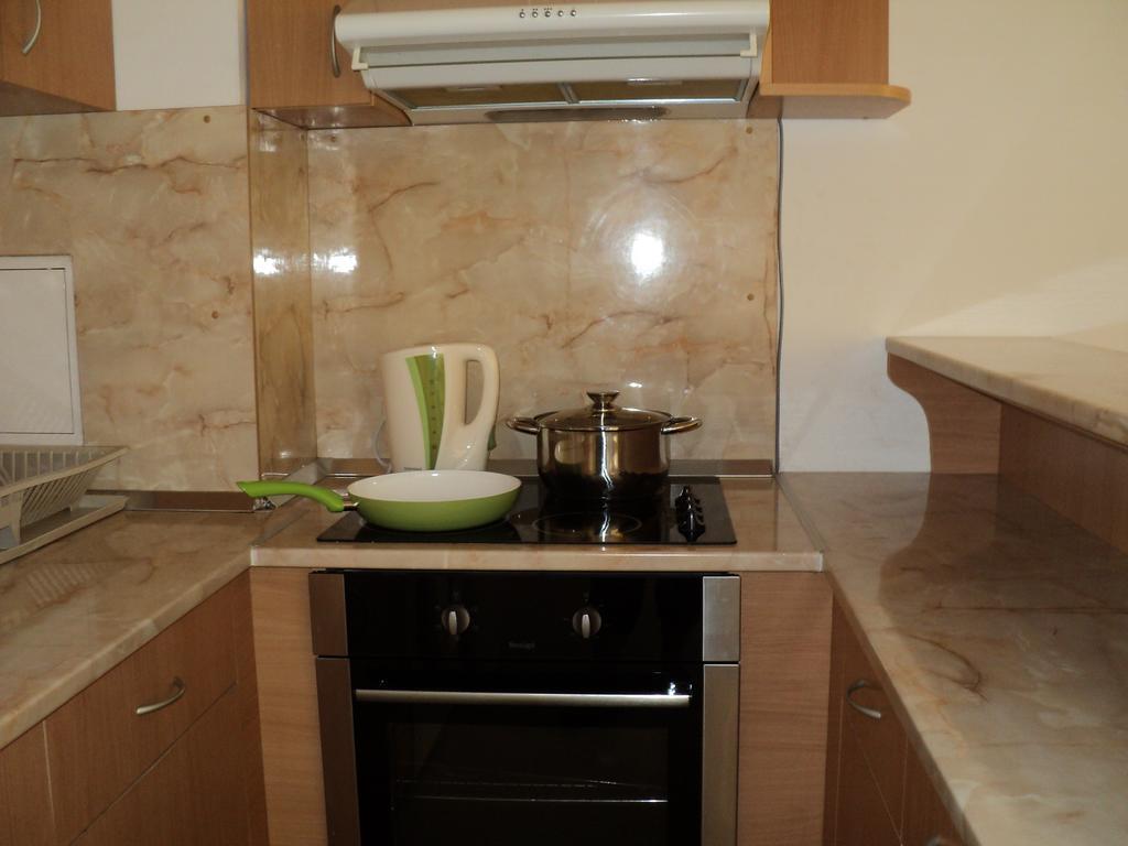 Meni Apartments And Guest Rooms Созополь Экстерьер фото