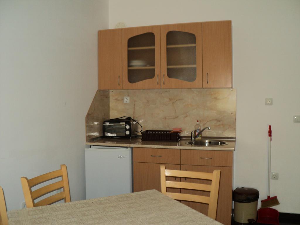 Meni Apartments And Guest Rooms Созополь Экстерьер фото