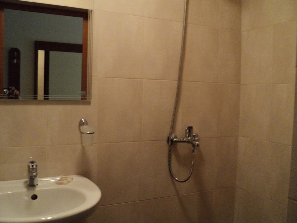 Meni Apartments And Guest Rooms Созополь Экстерьер фото