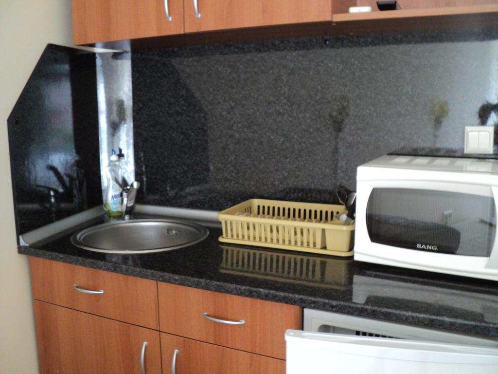 Meni Apartments And Guest Rooms Созополь Экстерьер фото