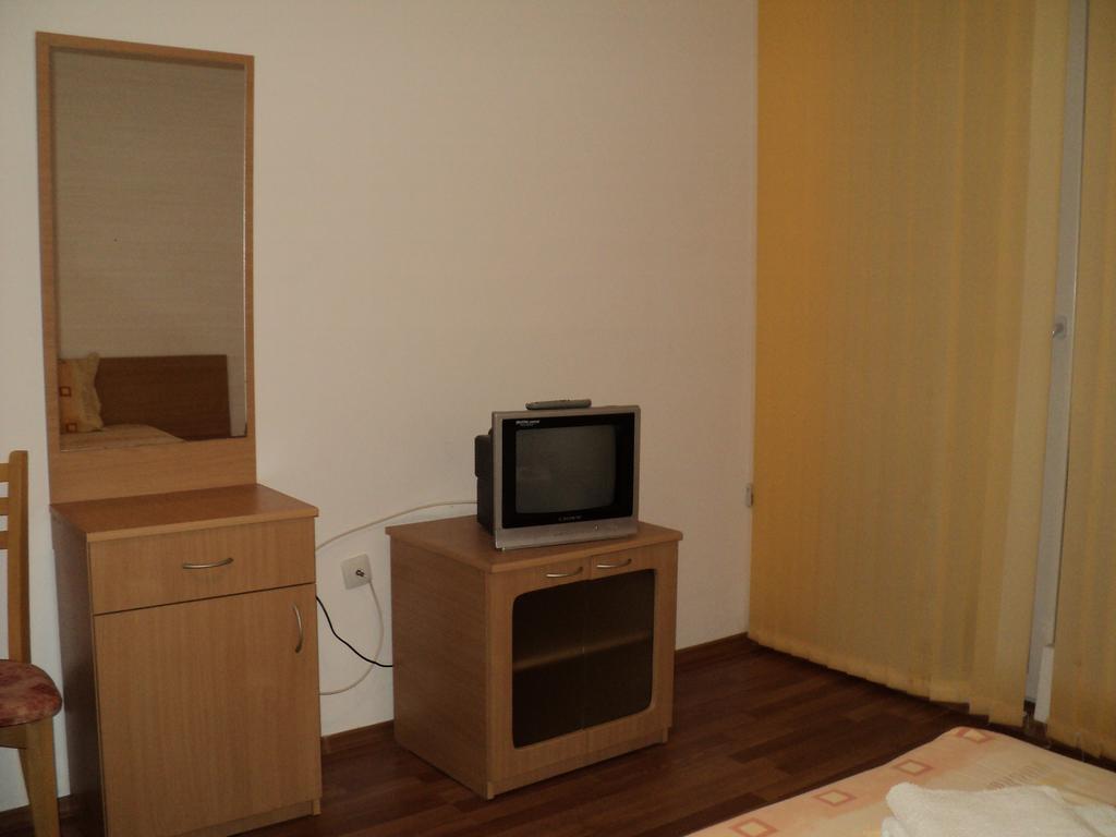 Meni Apartments And Guest Rooms Созополь Экстерьер фото