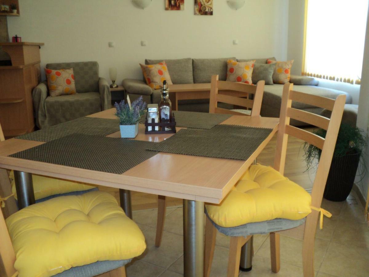 Meni Apartments And Guest Rooms Созополь Экстерьер фото