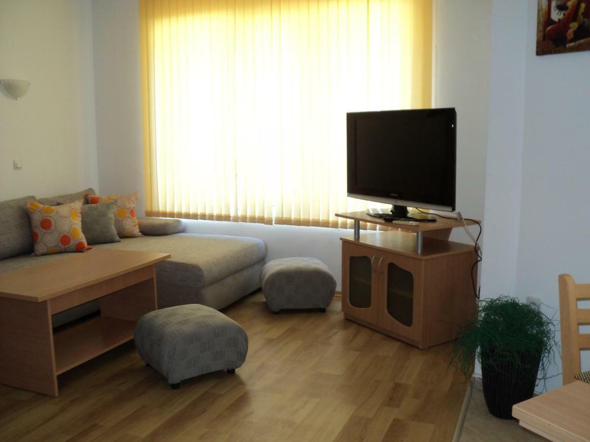 Meni Apartments And Guest Rooms Созополь Экстерьер фото