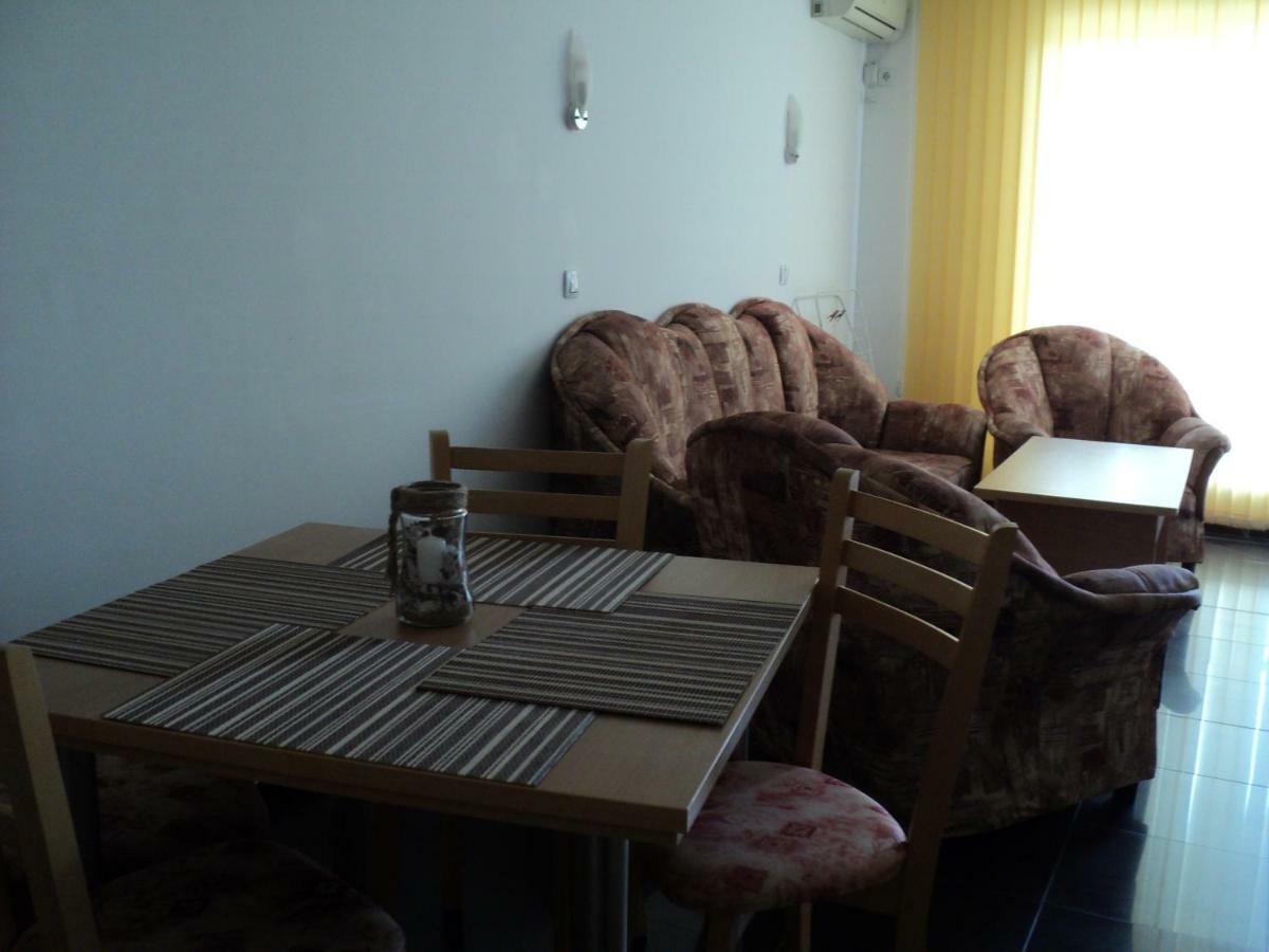 Meni Apartments And Guest Rooms Созополь Экстерьер фото