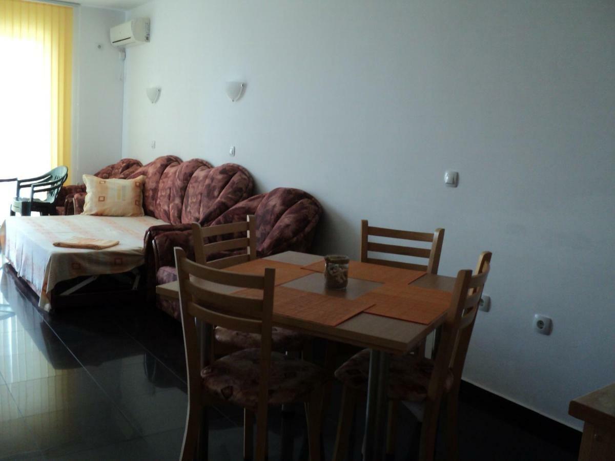 Meni Apartments And Guest Rooms Созополь Экстерьер фото